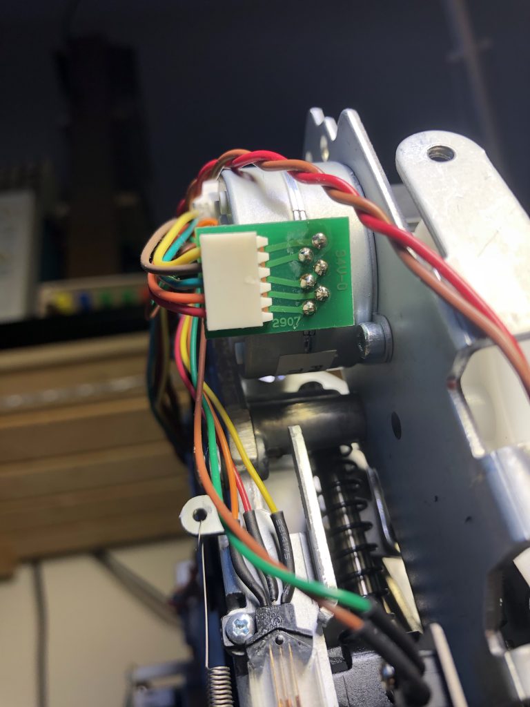 X-axis motor header PCB, showing that the centre taps of the coils are connected together here.